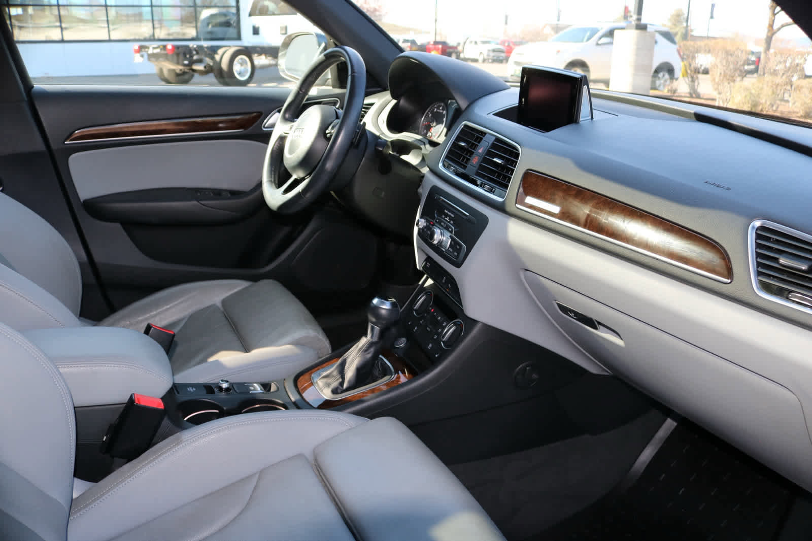 Used 2018 Audi Q3 2.0T Premium Plus w/ Premium Plus Package AWD/4WD image 22