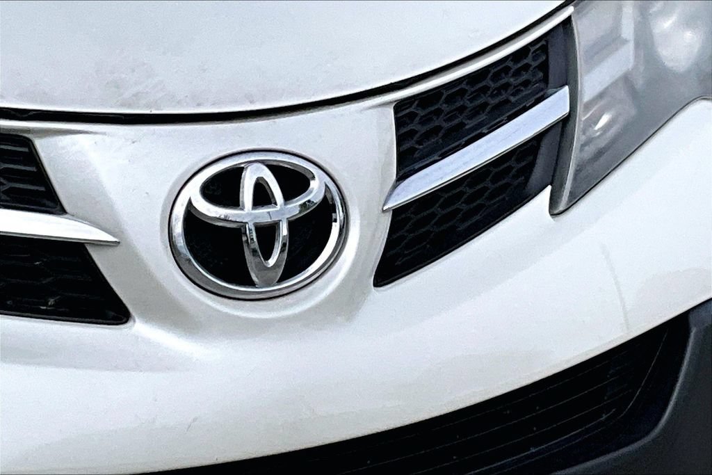 Used 2015 Toyota RAV4 Limited AWD/4WD image 11