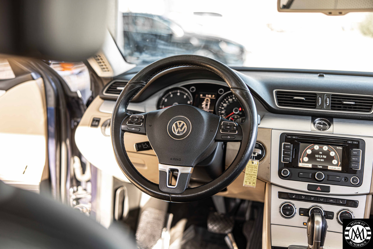 Used 2015 Volkswagen CC R-Line image 33