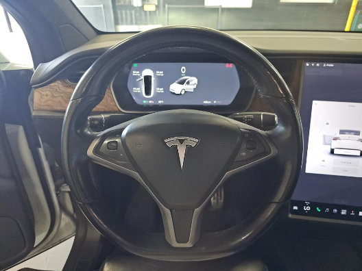 Used 2018 Tesla Model X 75D AWD/4WD image 5