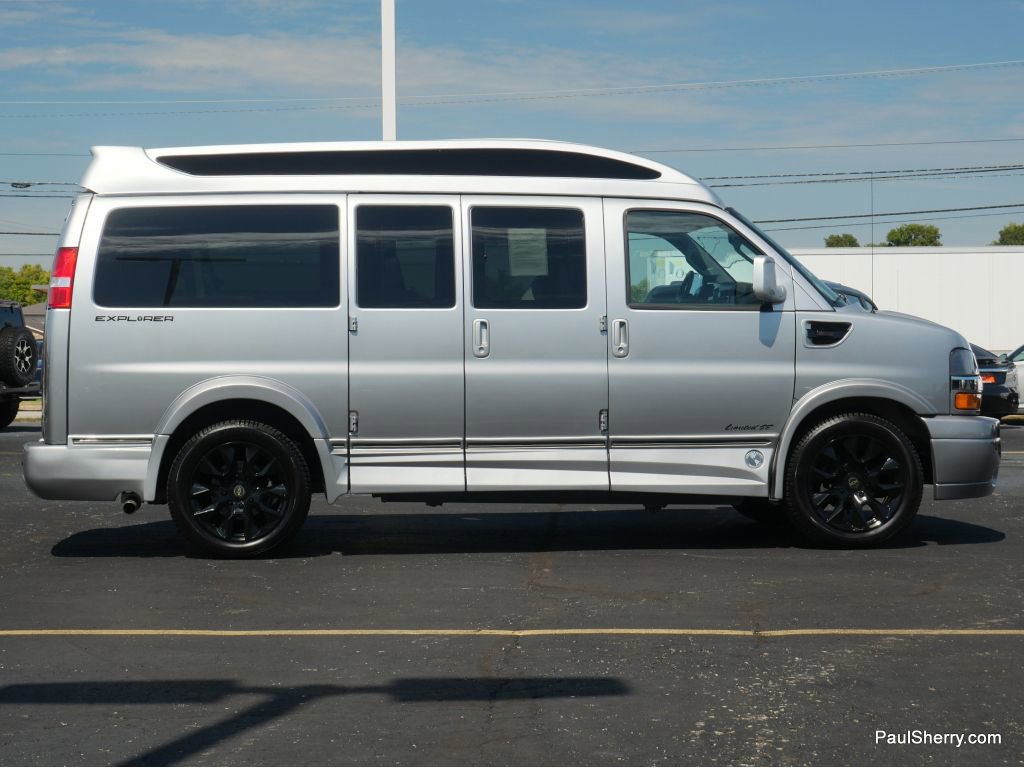 Used 2023 Chevrolet Express 2500 image 18