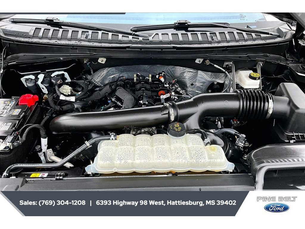 Used 2025 Ford Expedition Active RWD image 8