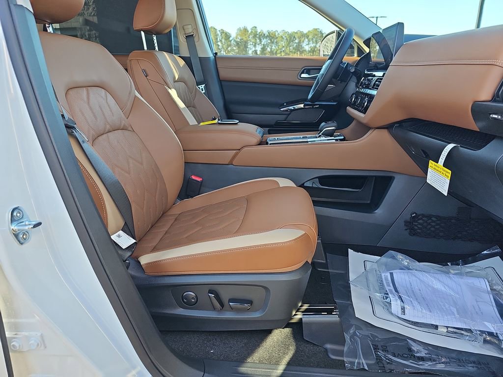 New 2026 Nissan Pathfinder Platinum image 13