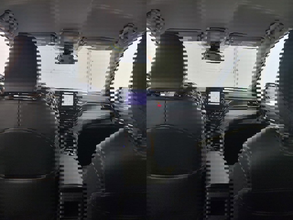 Used 2023 Toyota Camry SE image 18