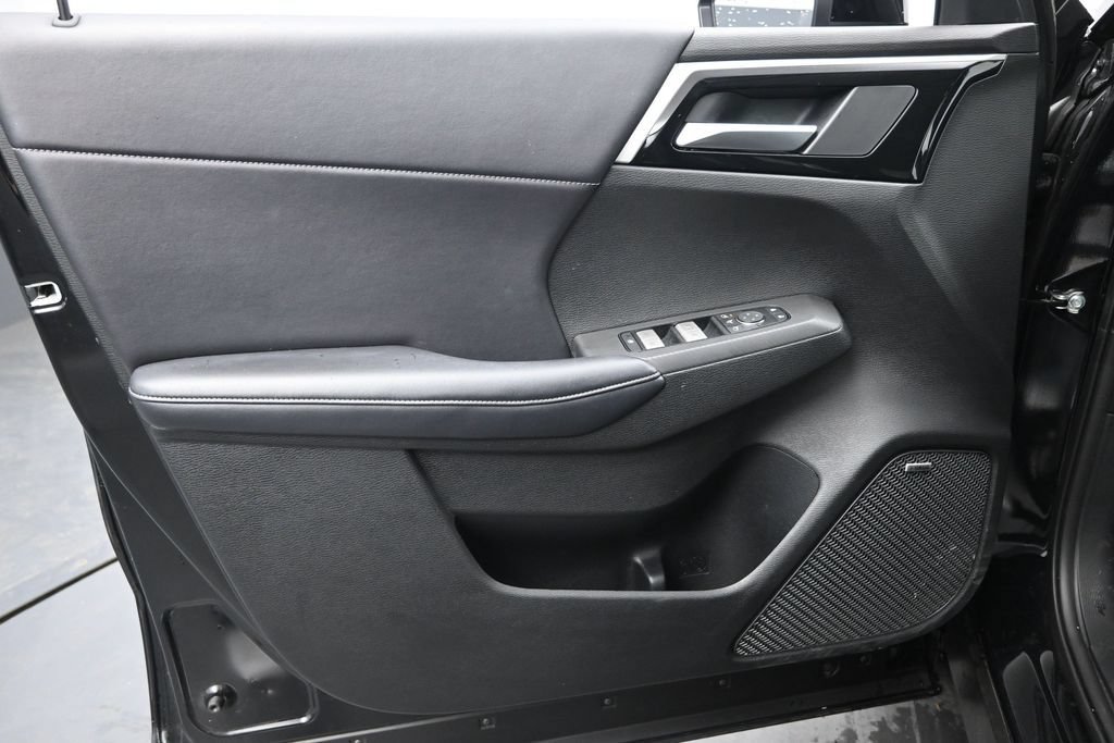 Used 2025 Mitsubishi Outlander SE AWD/4WD image 24