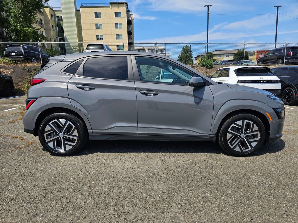 Used 2023 Hyundai Kona SE FWD image 8