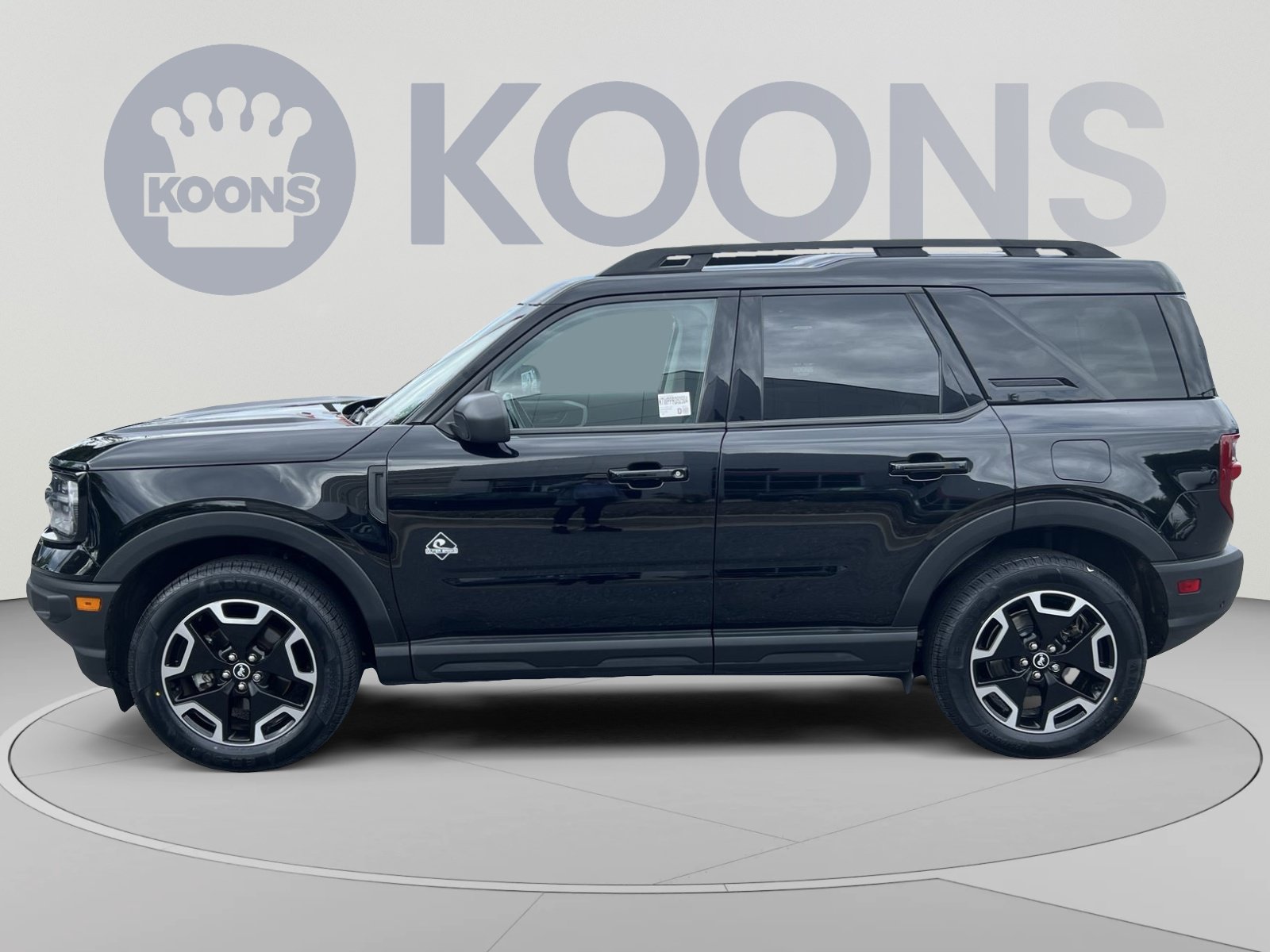 Used 2023 Ford Bronco Sport Outer Banks AWD/4WD image 2