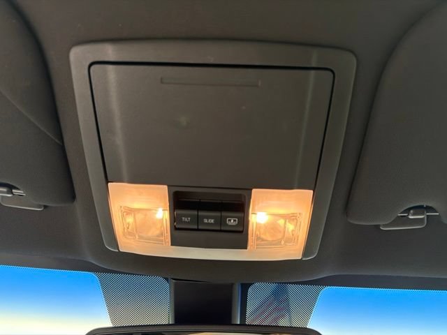 Used 2015 Lincoln MKS AWD w/ Equipment Group 201A image 22