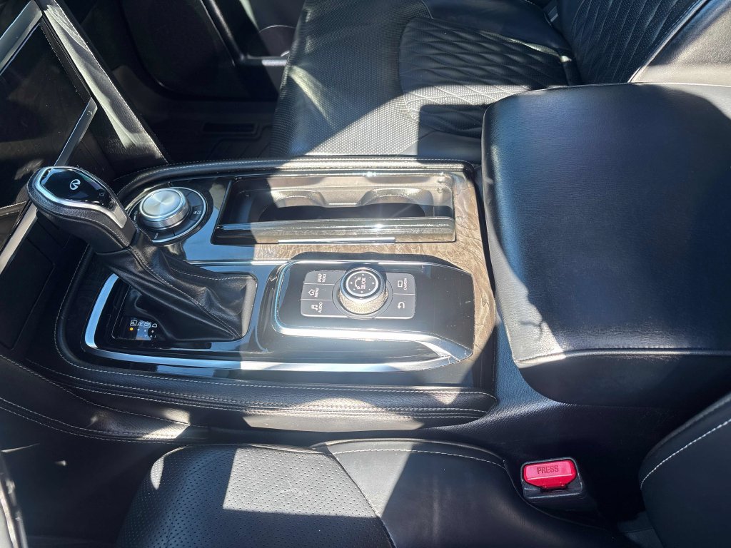 Used 2023 INFINITI QX80 Premium Select AWD/4WD image 18