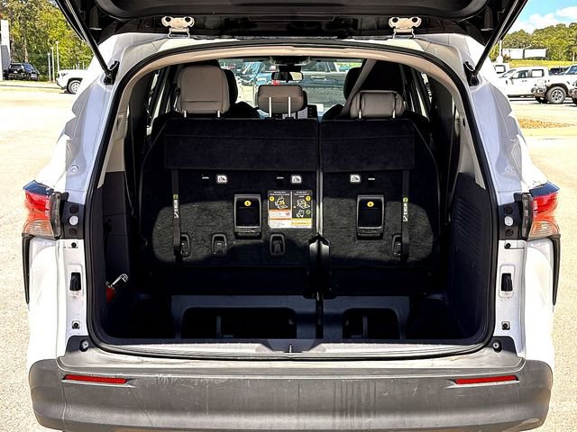 Used 2021 Toyota Sienna LE image 31