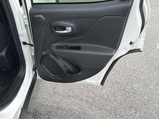 Used 2023 Jeep Renegade Latitude w/ Sun/Sound Group AWD/4WD image 16