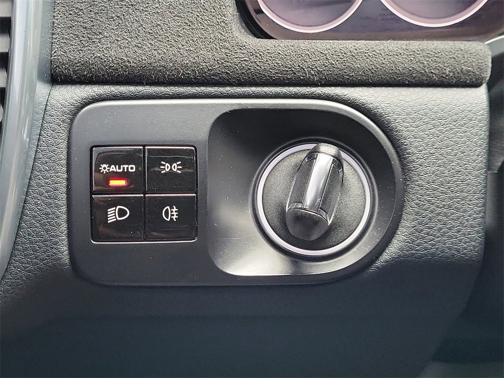 Used 2020 Porsche Cayenne image 31