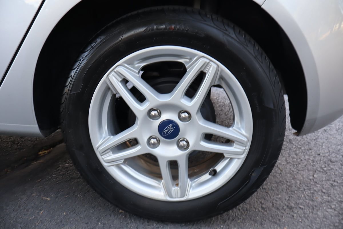 Used 2017 Ford Fiesta SE FWD image 41