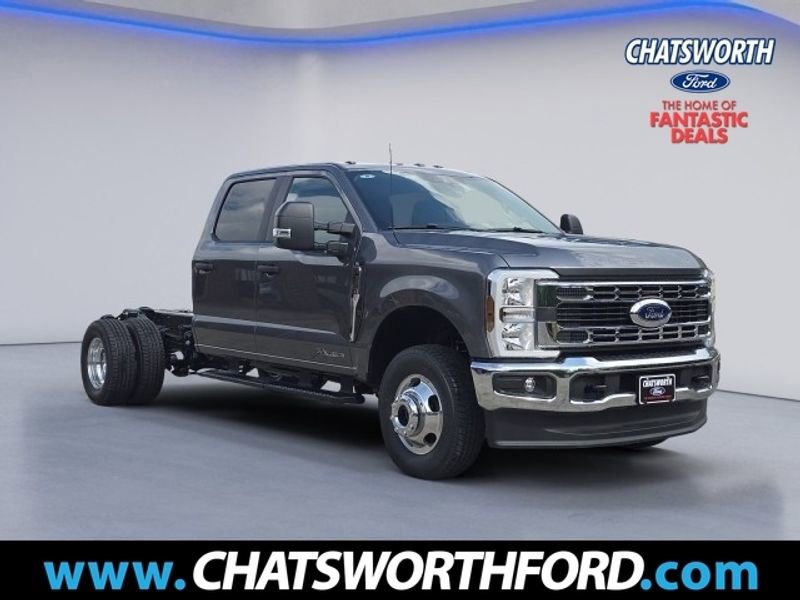 New 2025 Ford F350 XL w/ XL Chrome Package image 1