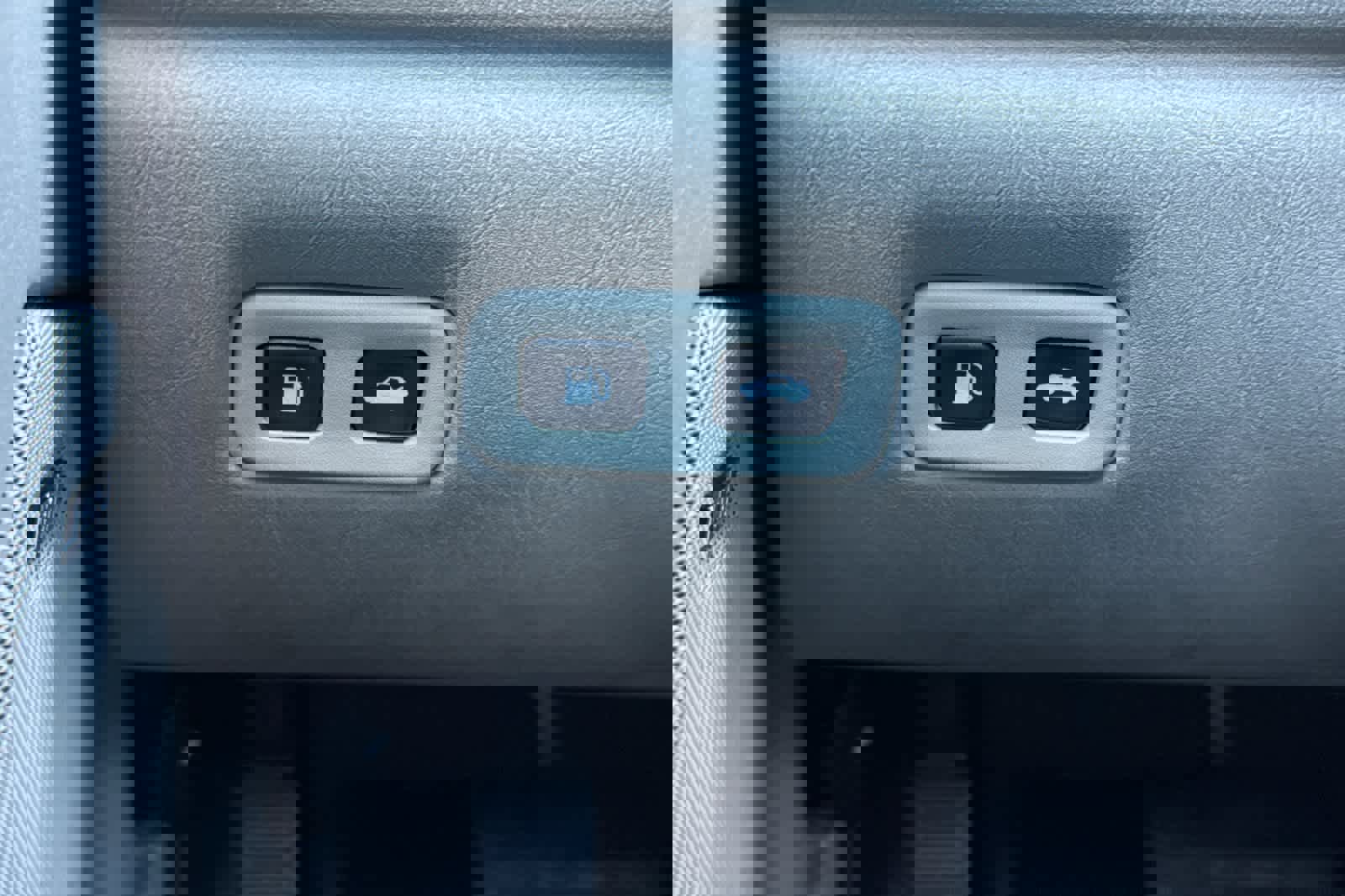 Used 2006 Cadillac XLR image 28