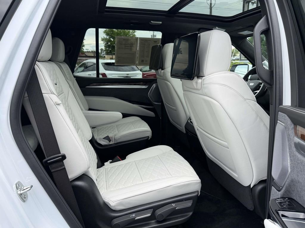 Certified 2026 Cadillac Escalade Platinum Luxury w/ LPO, Radiant Package AWD/4WD image 13