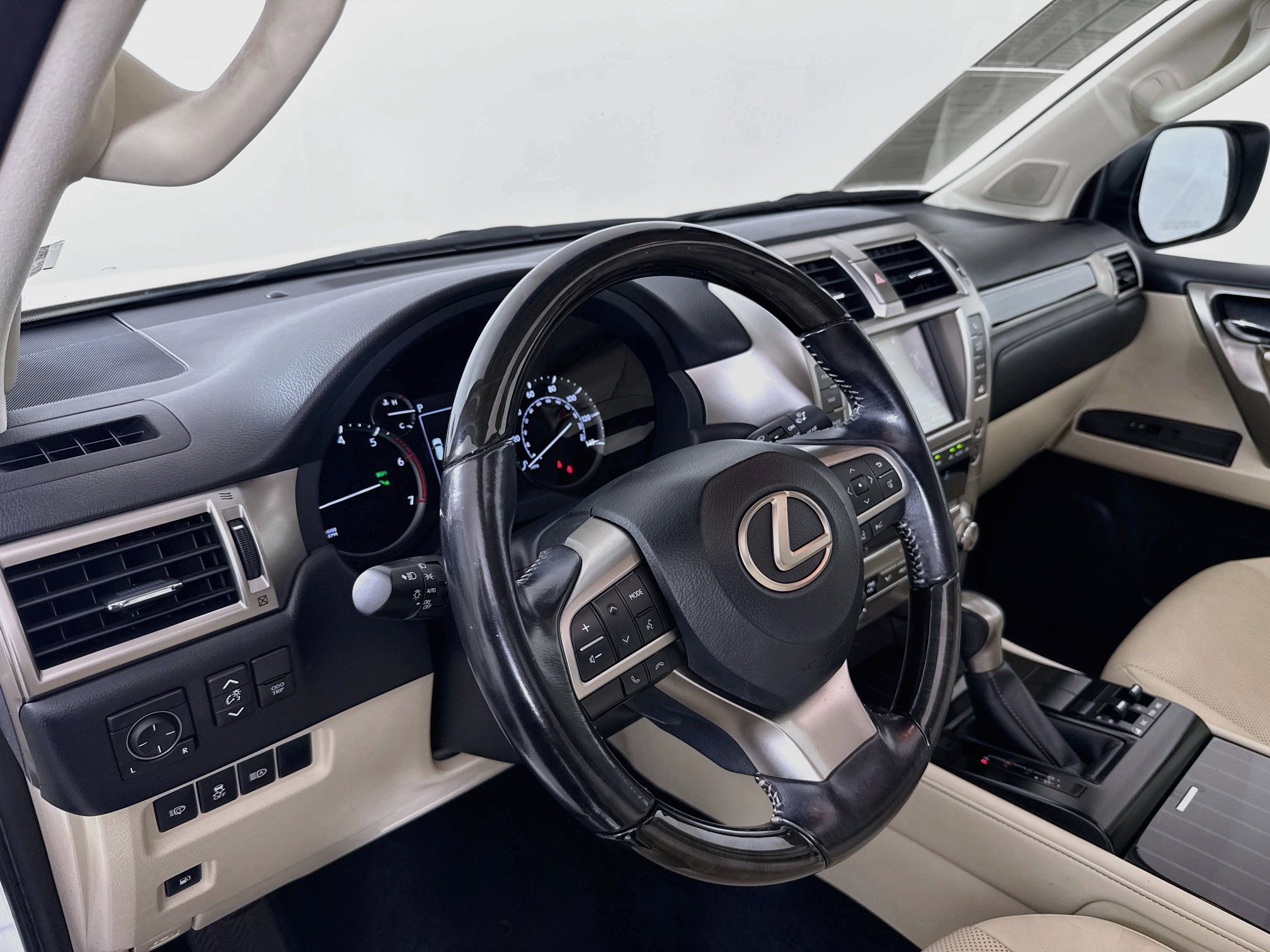 Used 2020 Lexus GX 460 Premium w/ Premium Package AWD/4WD image 9