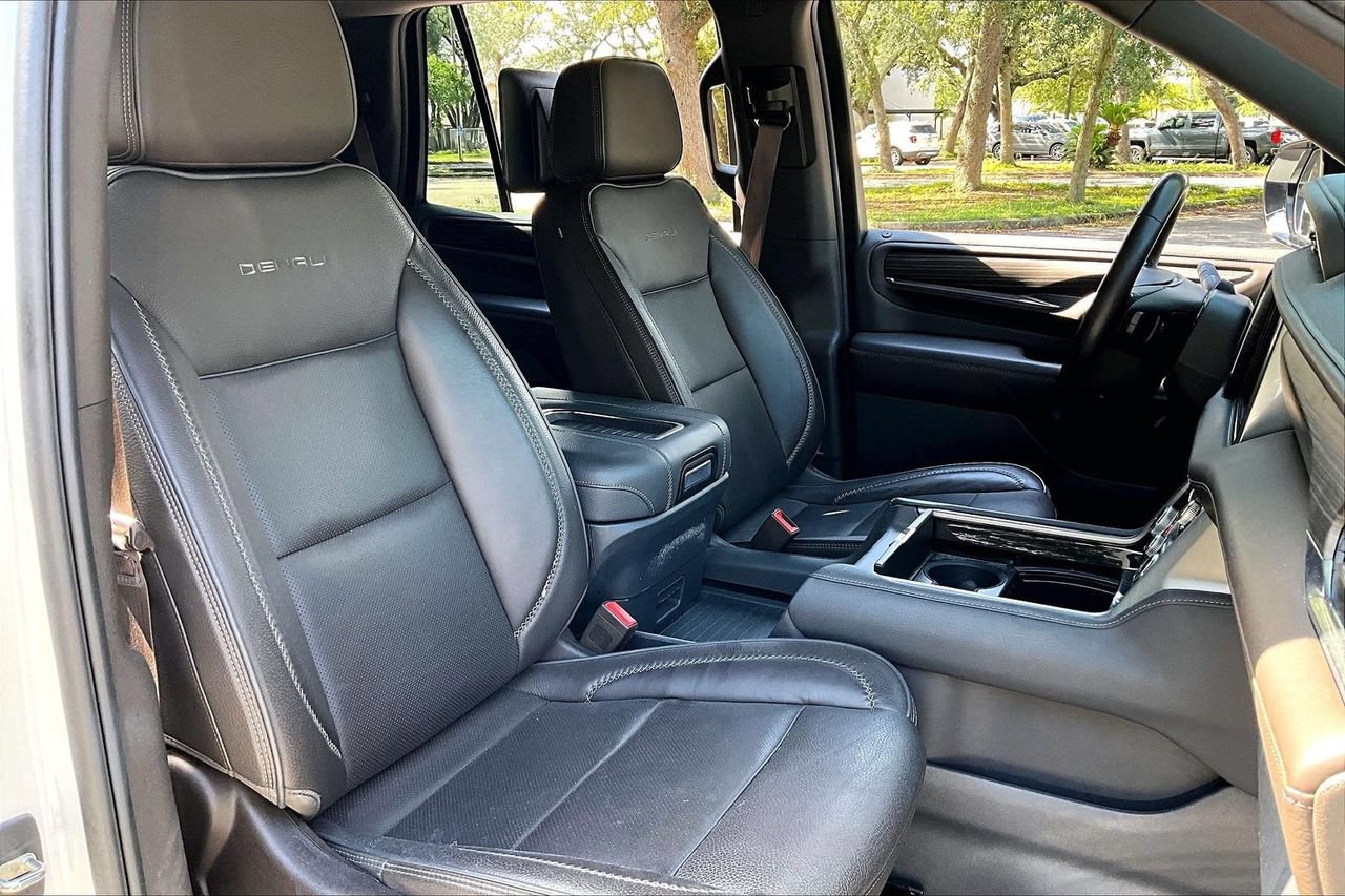 Used 2023 GMC Yukon Denali w/ Denali Reserve Package AWD/4WD image 30