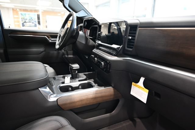 New 2026 Chevrolet Silverado 1500 High Country w/ High Country Premium Package AWD/4WD image 16