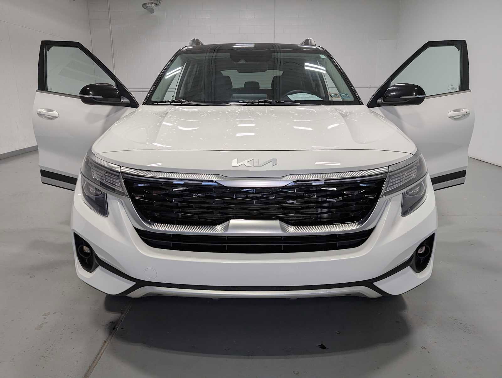 Certified 2022 Kia Seltos Nightfall Edition AWD/4WD image 15