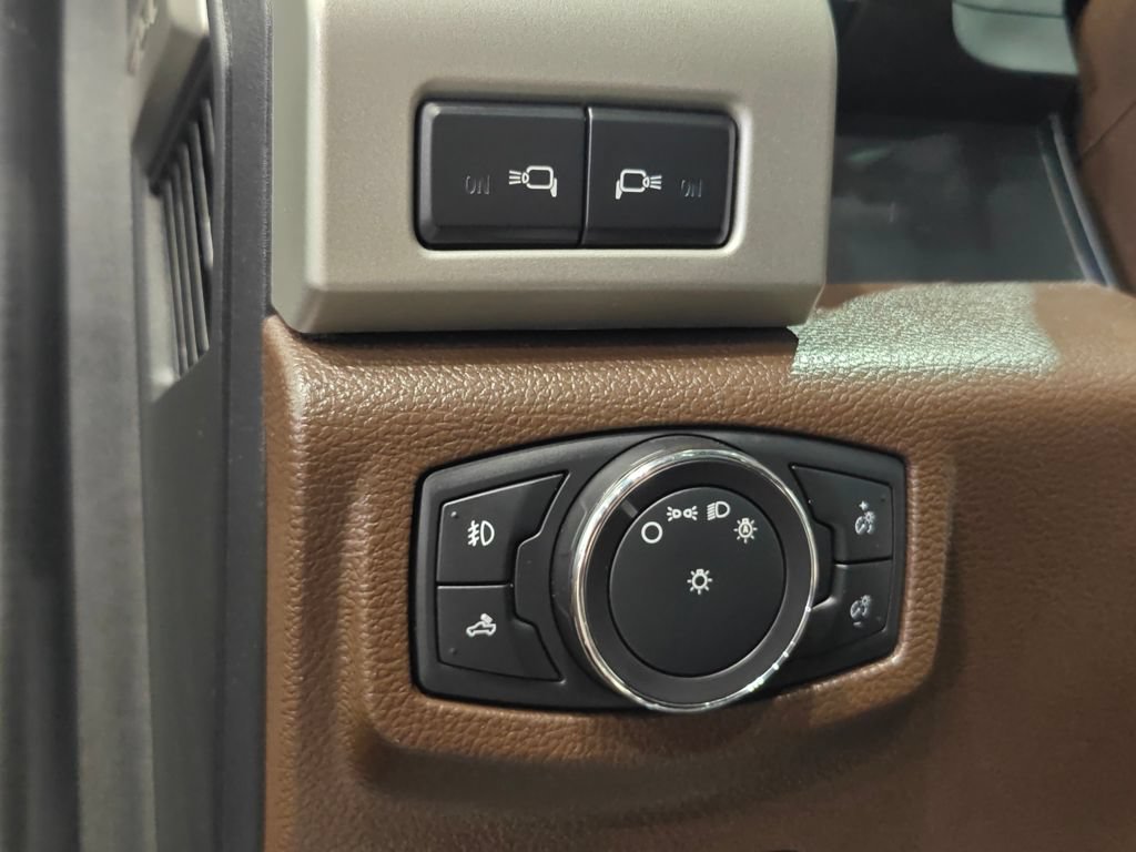 Used 2015 Ford F150 King Ranch w/ Equipment Group 601A Luxury AWD/4WD image 61