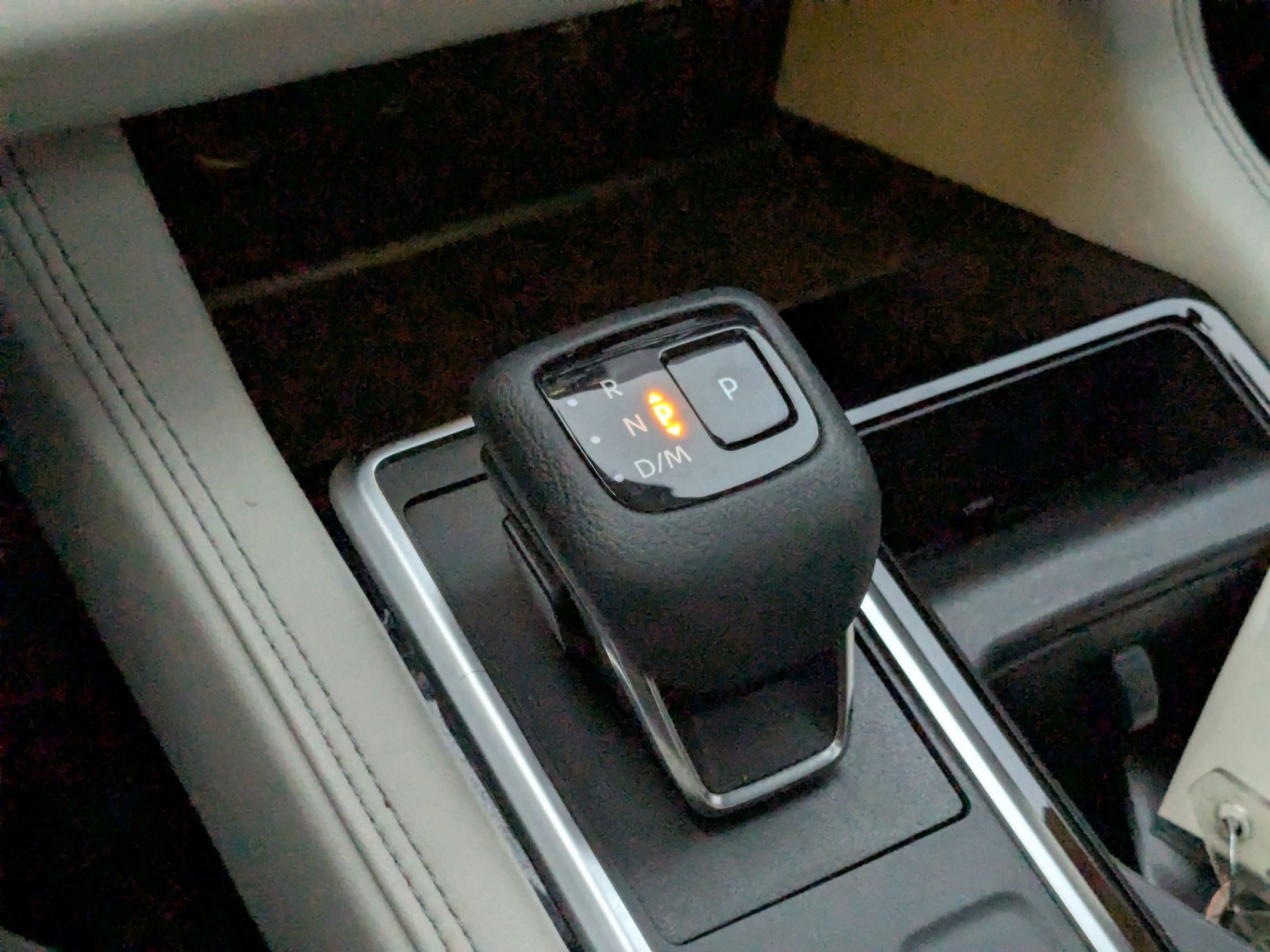 Used 2022 Nissan Pathfinder Platinum w/ Cargo Package image 18