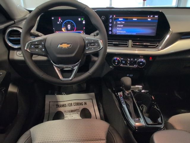 New 2026 Chevrolet Trax LT w/ LT Convenience Package FWD image 16