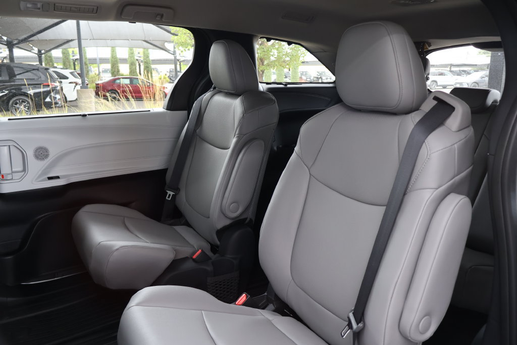 New 2026 Toyota Sienna XLE AWD/4WD image 46