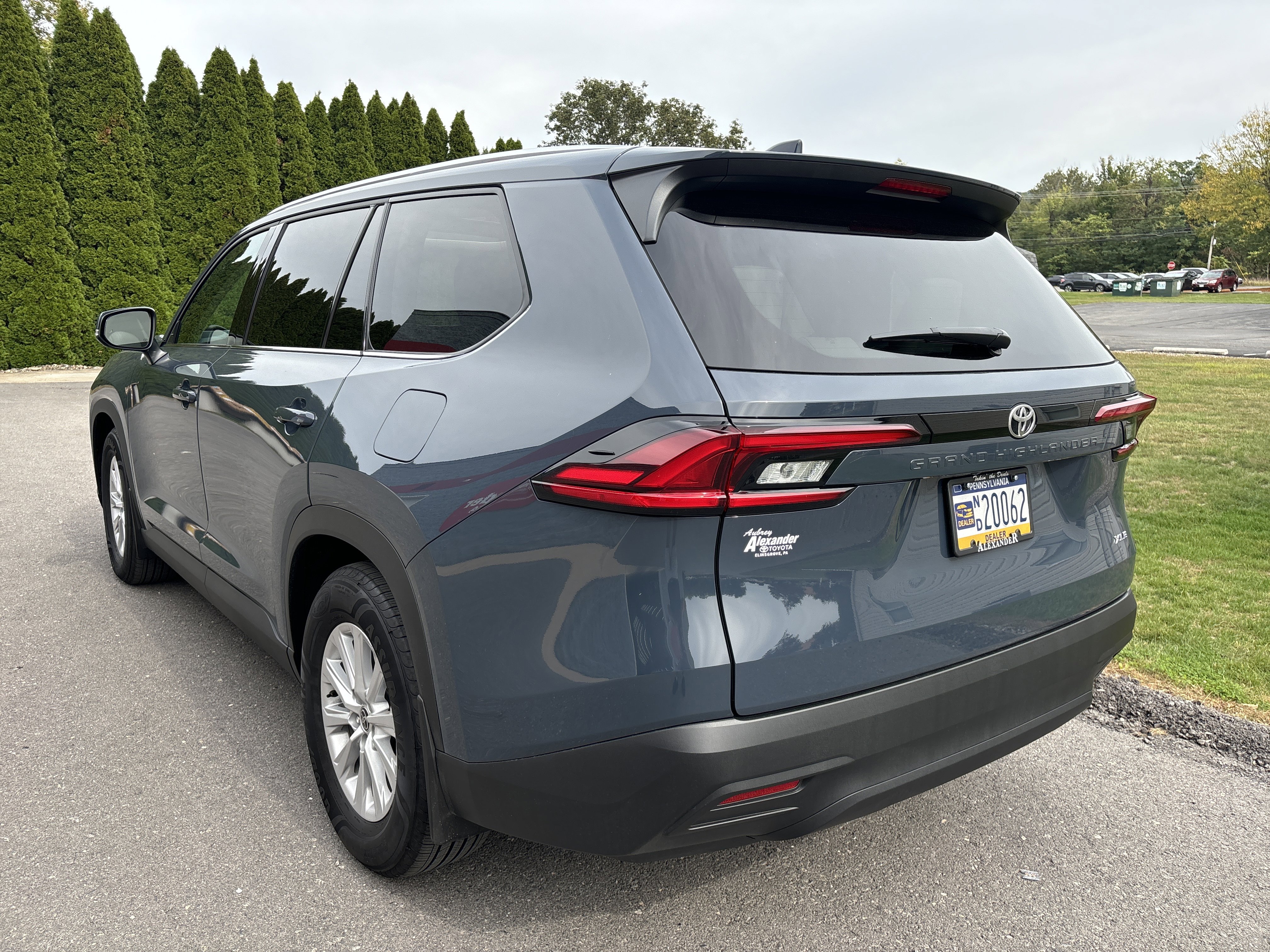 Certified 2025 Toyota Grand Highlander FWD image 6