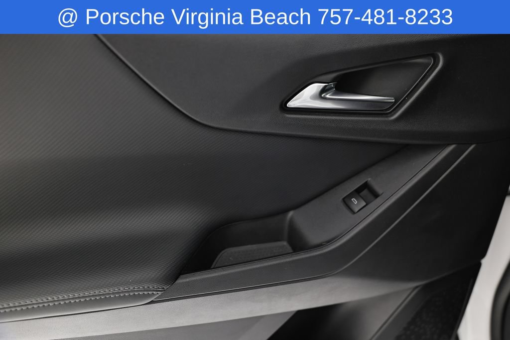 Used 2026 Chevrolet Equinox LT AWD/4WD image 26