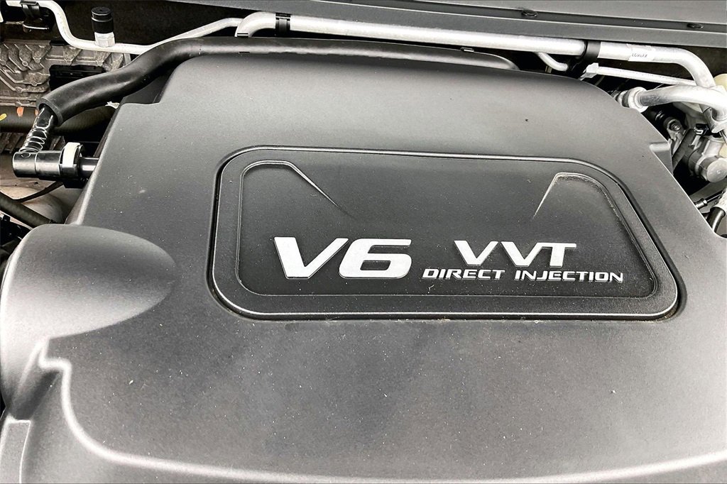 Used 2015 GMC Canyon SLT image 30