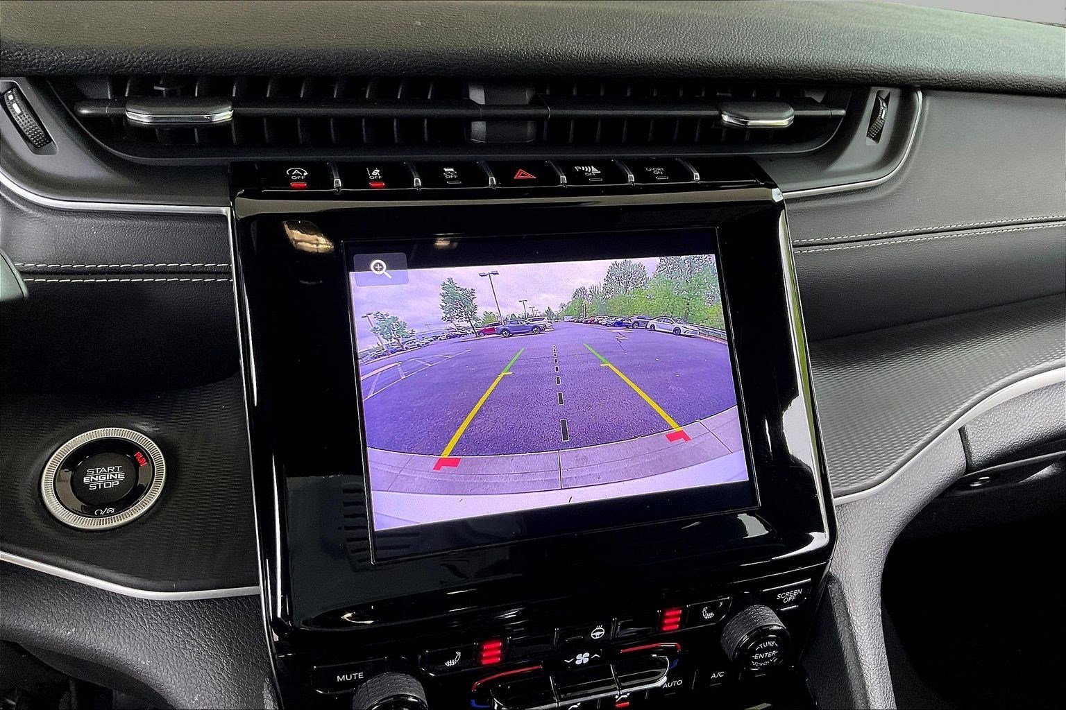 Used 2023 Jeep Grand Cherokee L Laredo AWD/4WD image 14