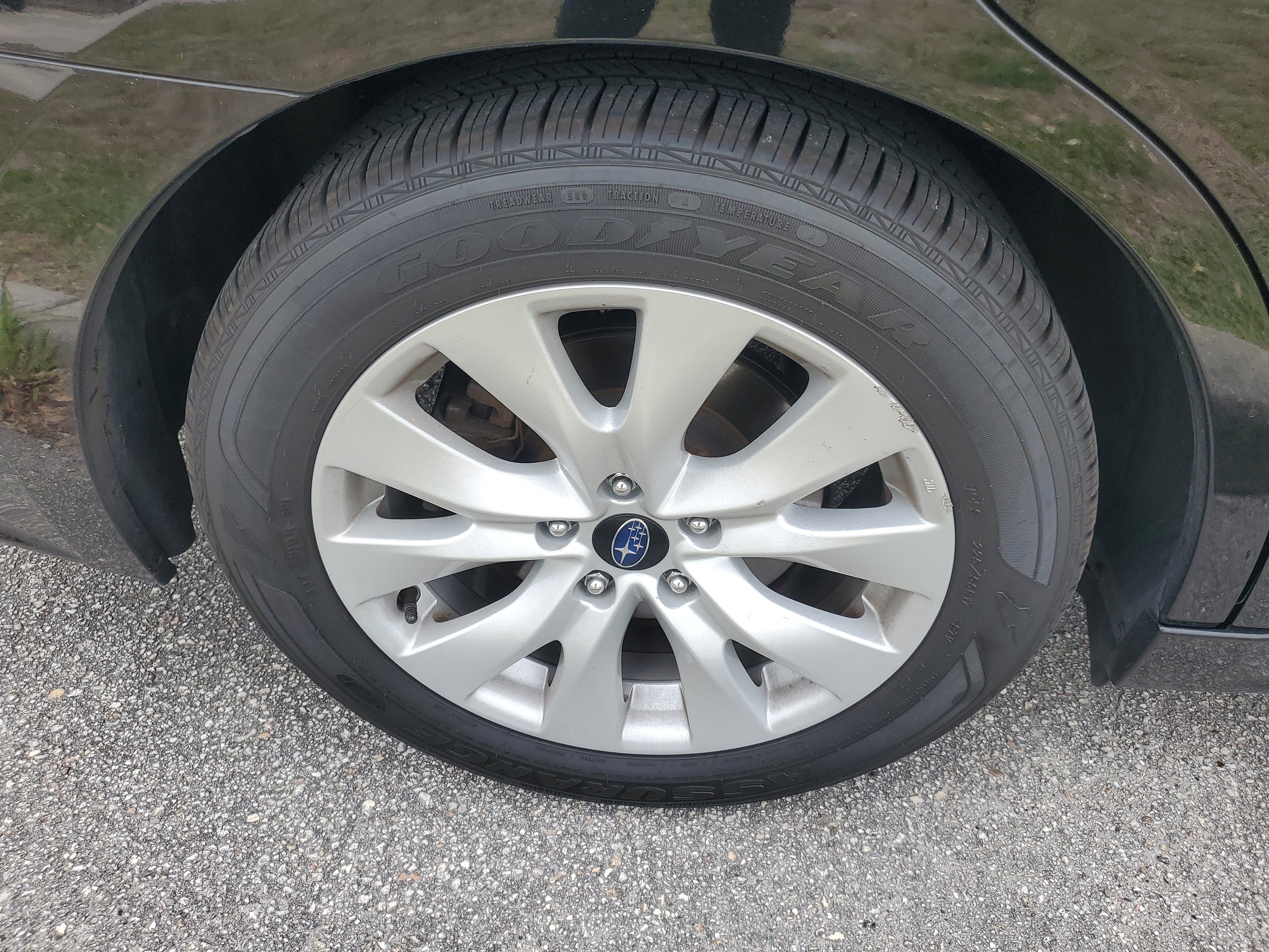 Used 2017 Subaru Legacy 2.5i Premium AWD/4WD image 6