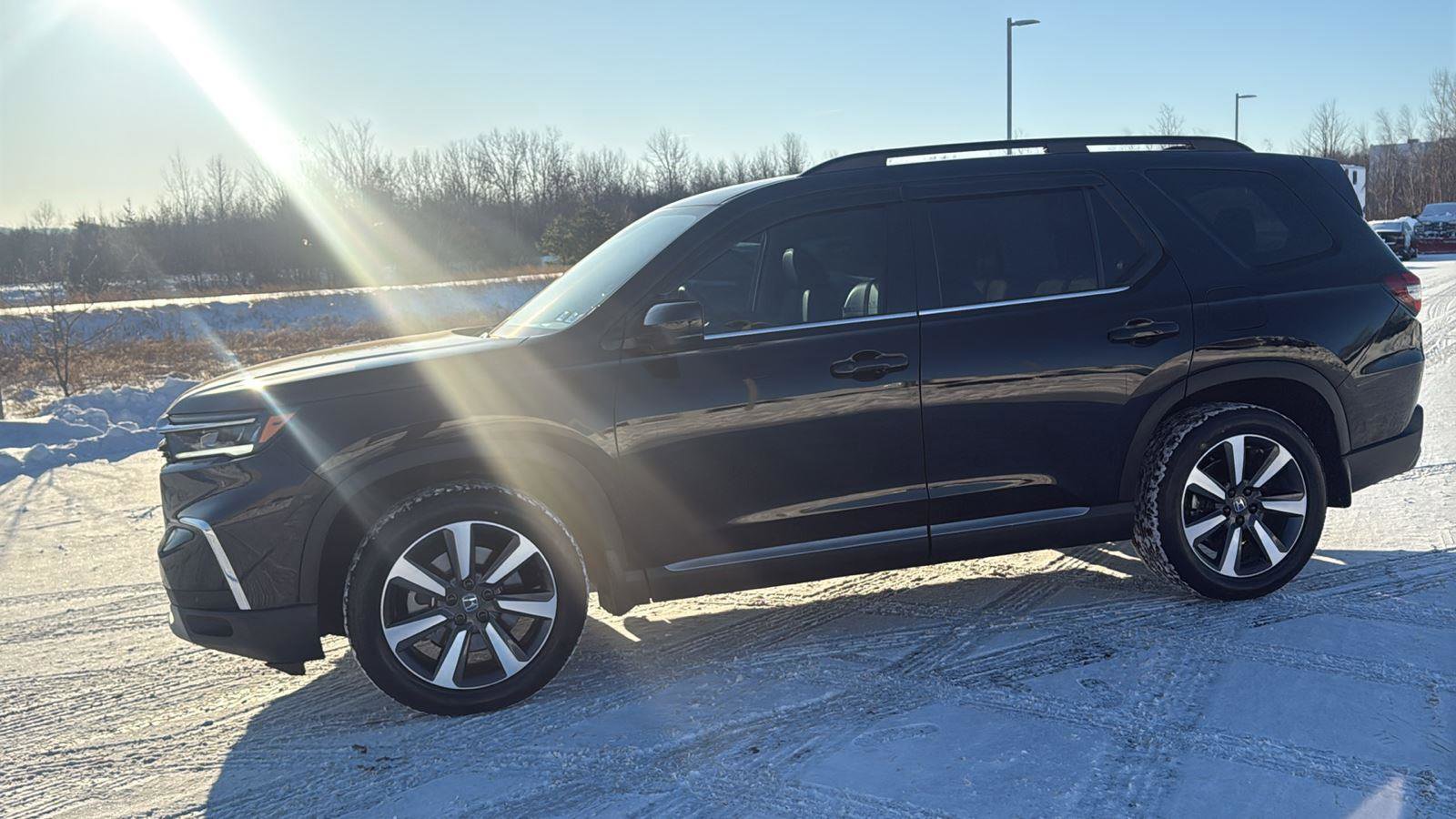 Used 2025 Honda Pilot Touring image 14