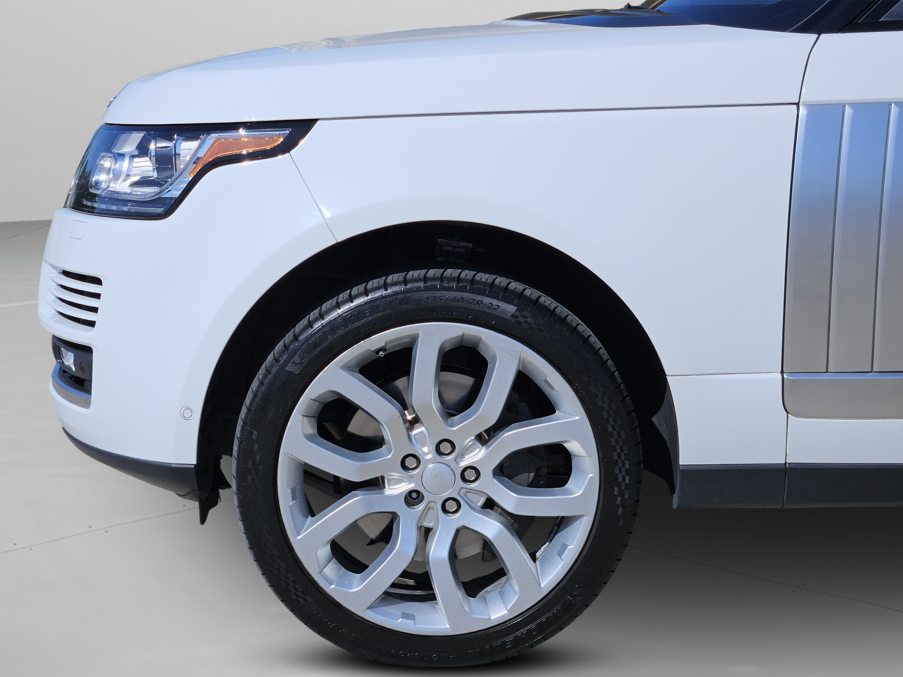 Used 2016 Land Rover Range Rover HSE AWD/4WD image 32