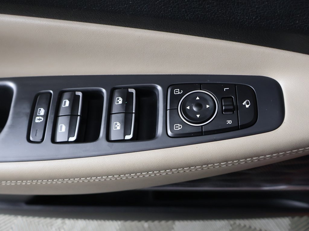 Used 2023 Hyundai Santa Fe Limited image 38