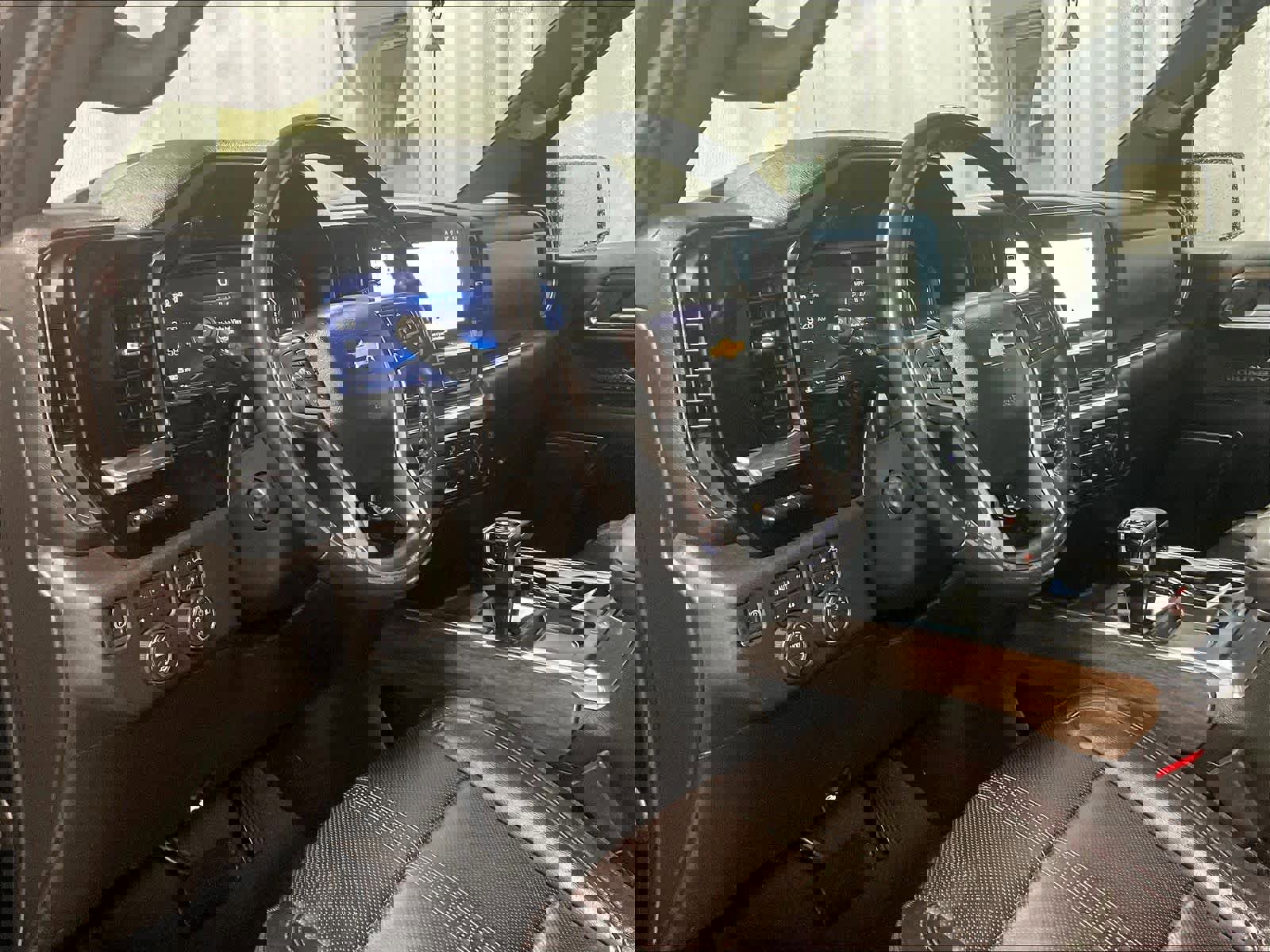 Used 2023 Chevrolet Silverado 1500 High Country w/ Technology Package image 8