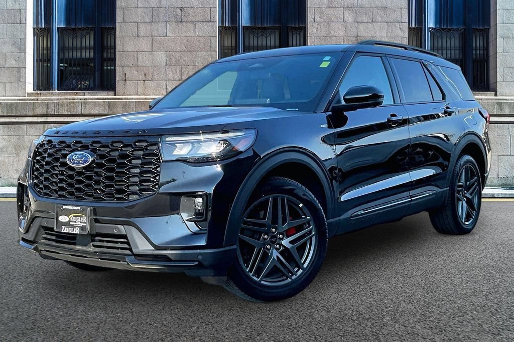Certified 2025 Ford Explorer ST-Line w/ ST-Line Street Pack AWD/4WD image 2