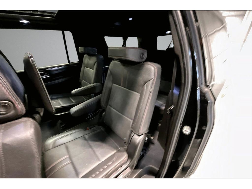 Used 2024 Chevrolet Suburban RST w/ Luxury Package AWD/4WD image 27