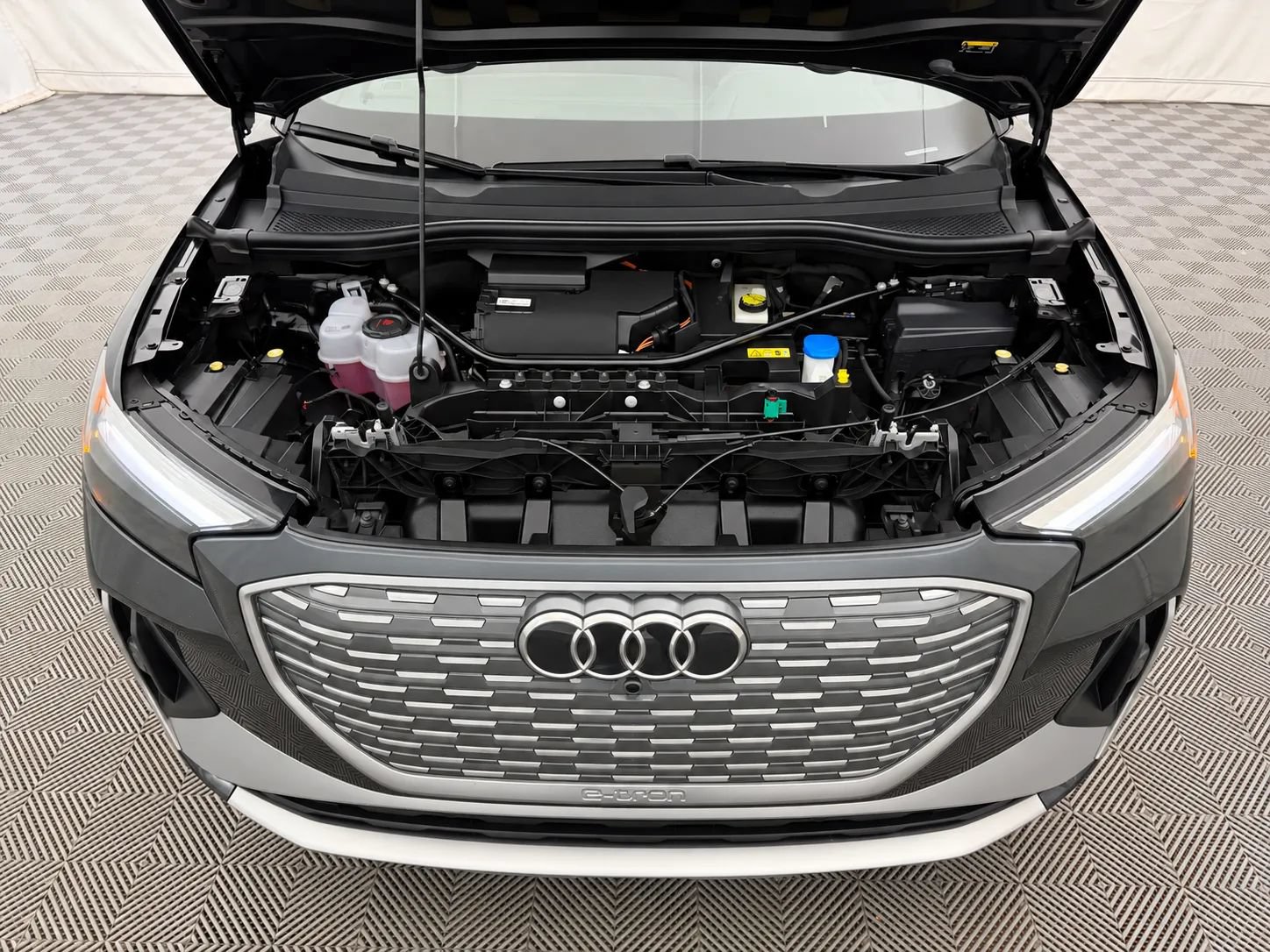 Used 2023 Audi Q4 e-tron Premium Plus w/ Premium Plus AWD/4WD image 38