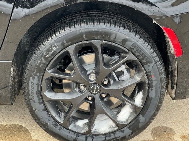 New 2026 Chrysler Pacifica Limited image 60