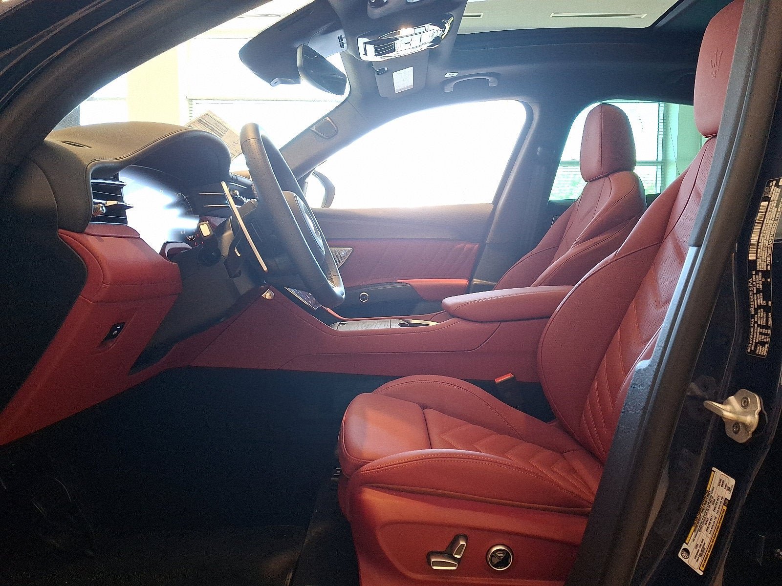 Used 2025 Maserati Grecale Modena AWD/4WD image 9