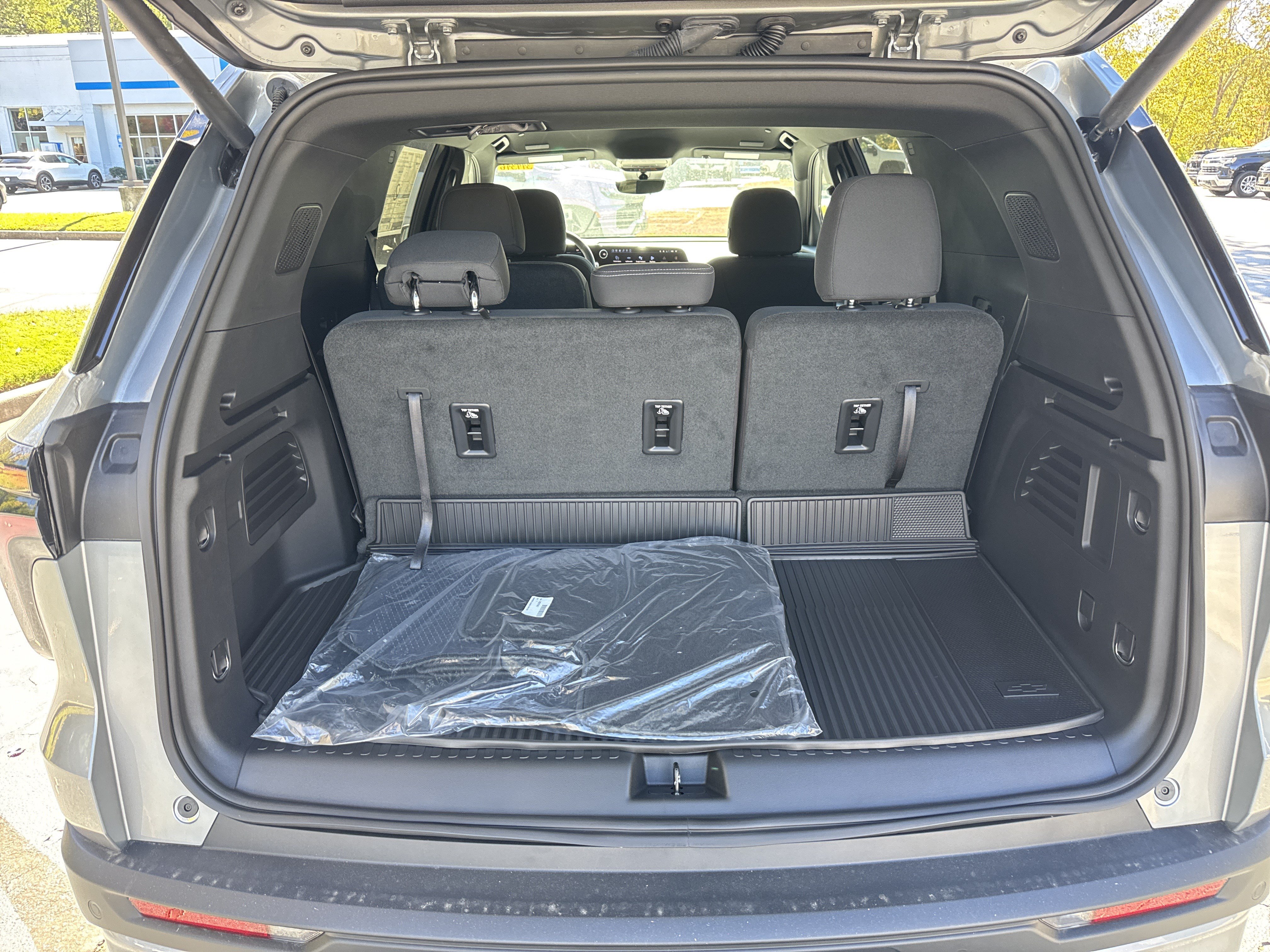 New 2026 Chevrolet Traverse LT w/ Driver Confidence Package FWD image 19
