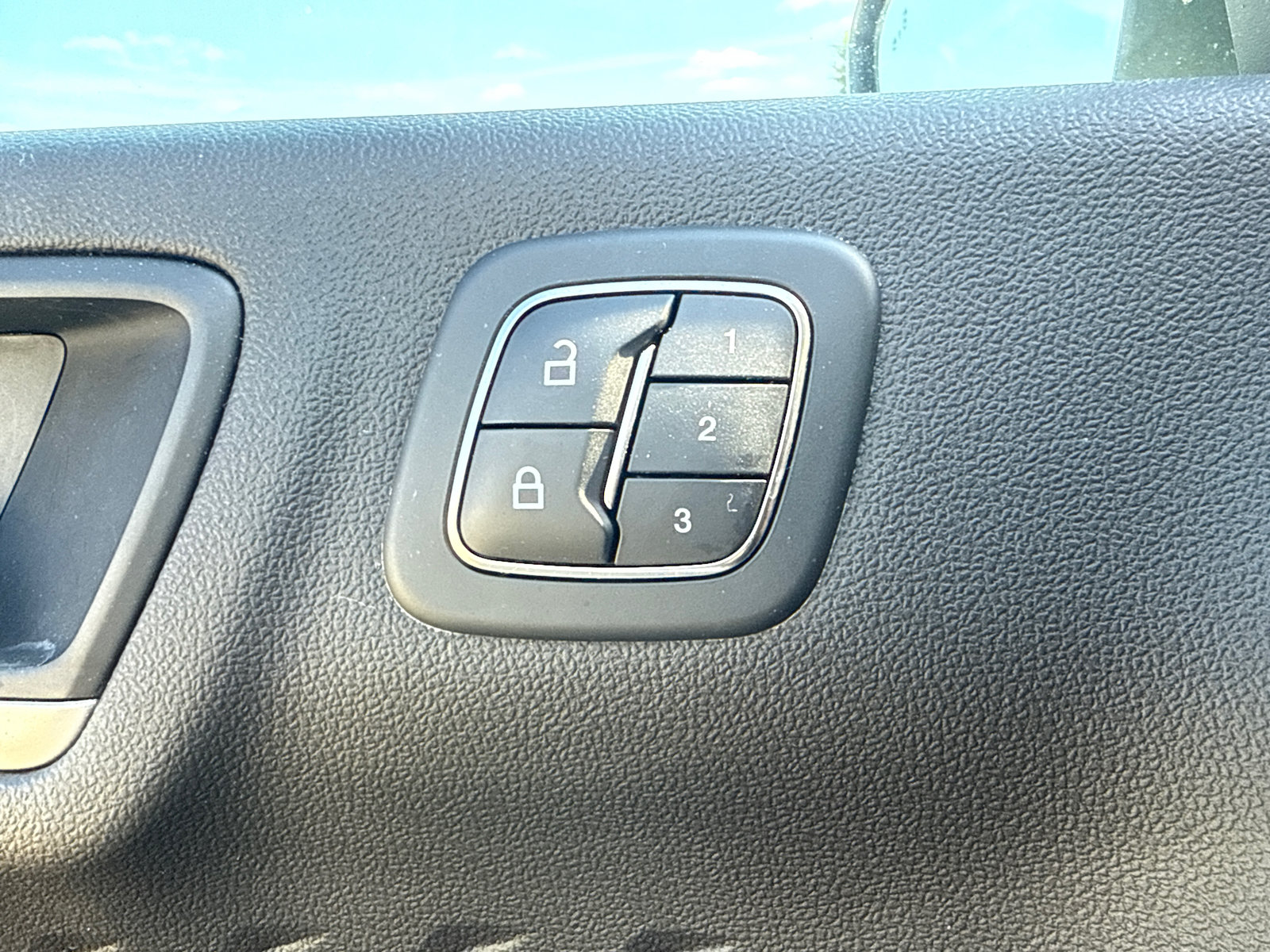 Used 2020 Ford Escape SEL AWD/4WD image 20