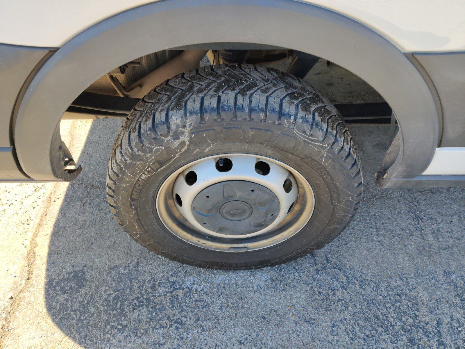 Used 2018 Ford Transit 250 148 Medium Roof image 15