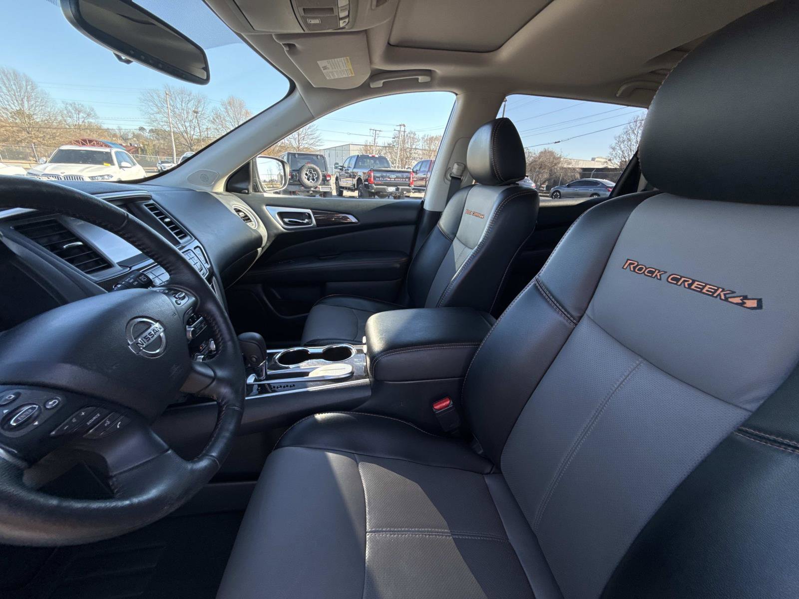 Used 2020 Nissan Pathfinder SL image 24