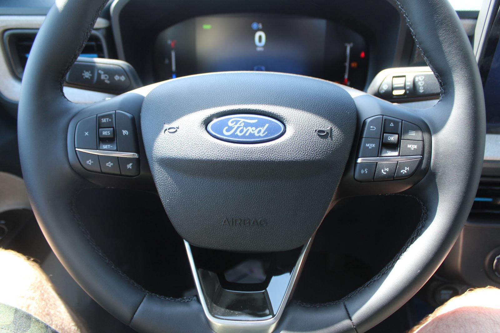 New 2025 Ford Maverick XLT w/ XLT Luxury Package FWD image 28