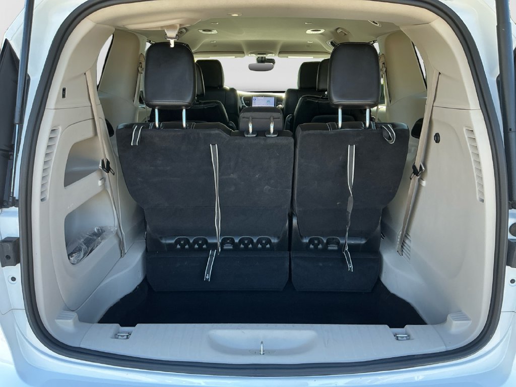 Used 2024 Chrysler Pacifica Touring-L FWD image 17
