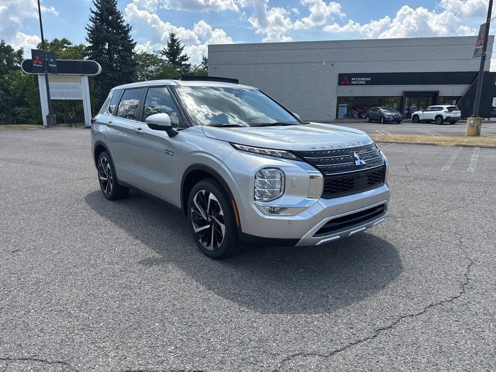 New 2025 Mitsubishi Outlander SE image 2