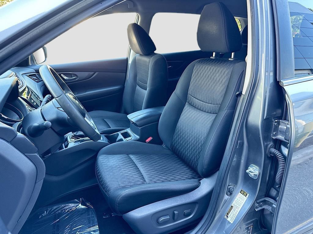 Used 2017 Nissan Rogue SV image 20